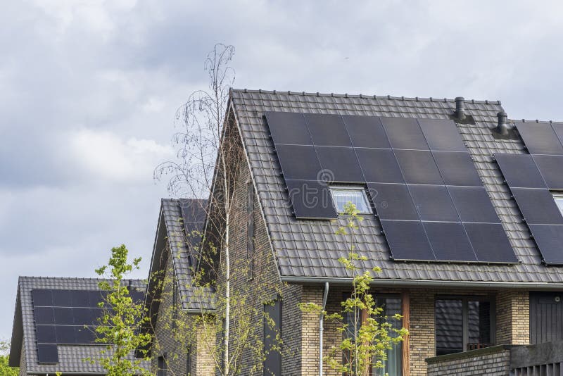 UK homes with rooftop solar panels